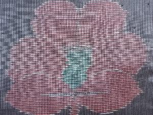 アンティーク　格子に花模様織り出し本場泥大島紬着物